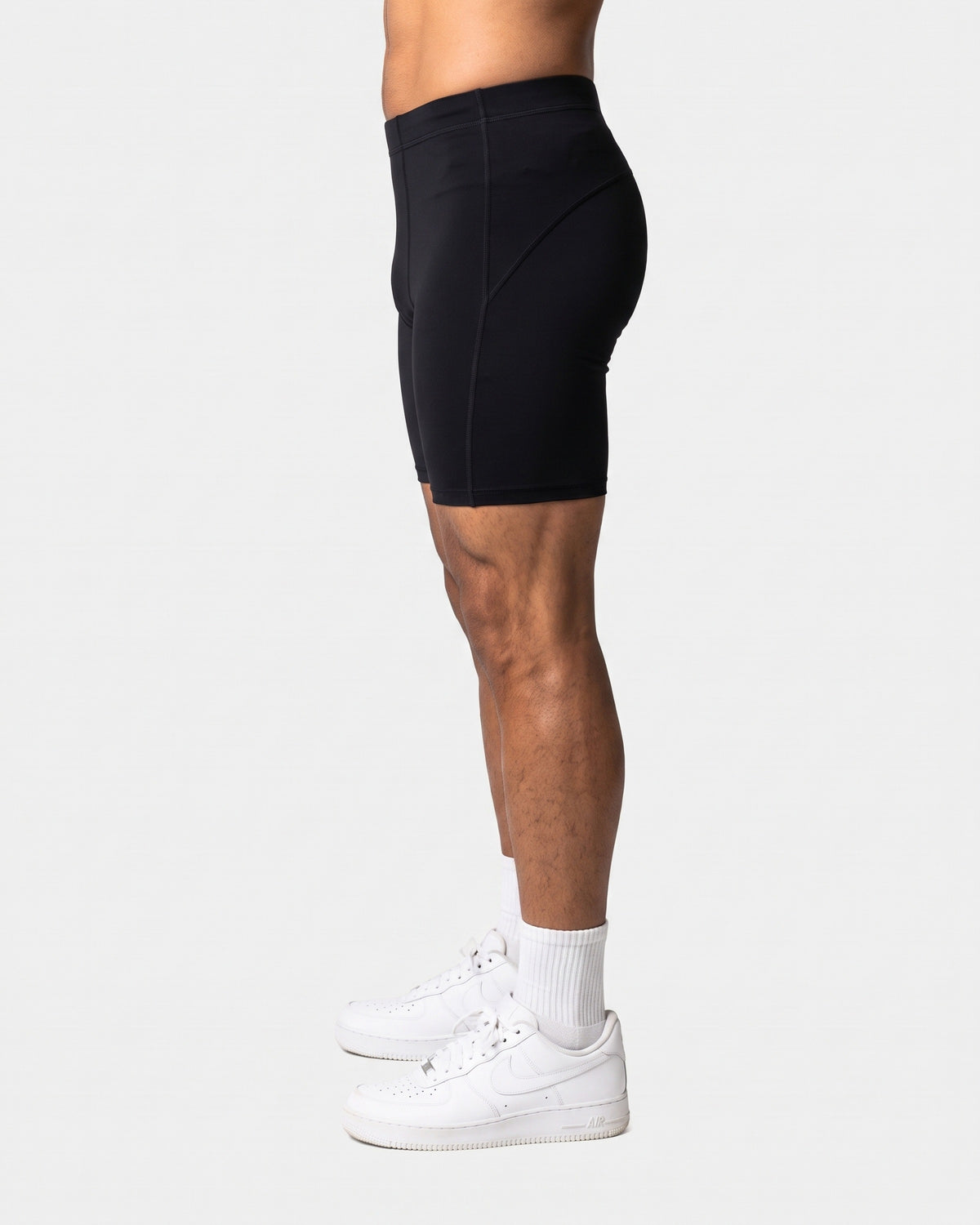 OMNÉA Hybrid Half Tight in OMNÉA Black – Seitenansicht