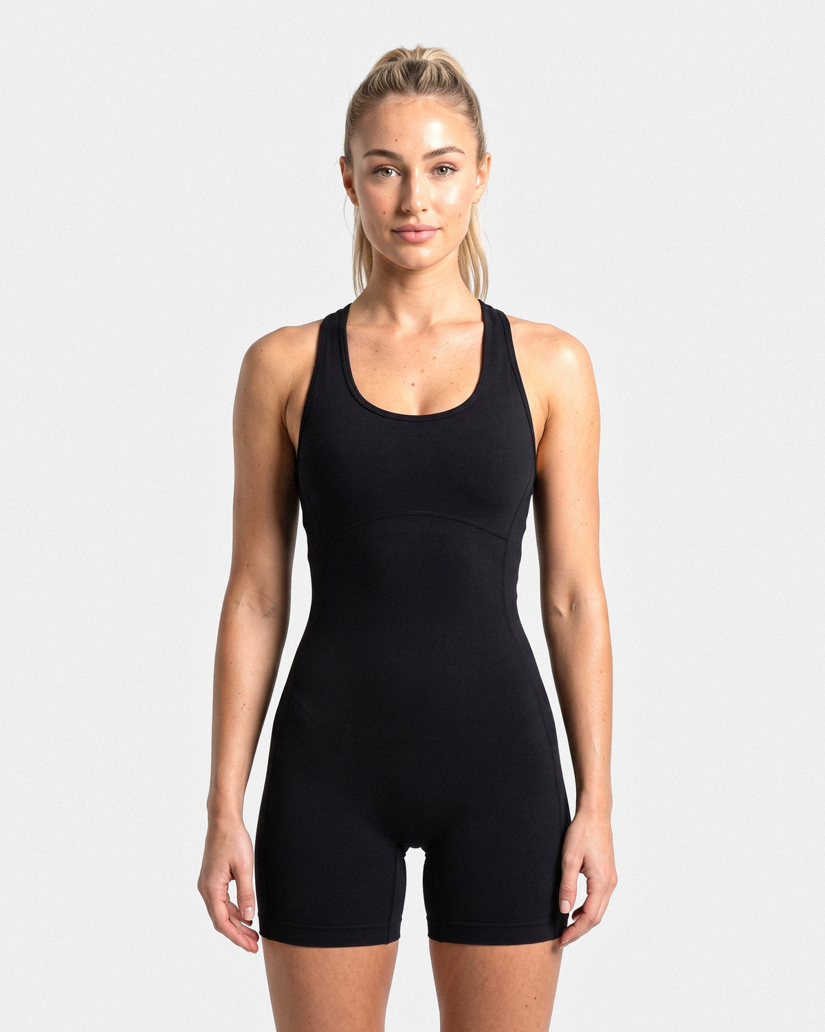 OMNÉA All in One in OMNÉA Black – Vorderansicht nah
