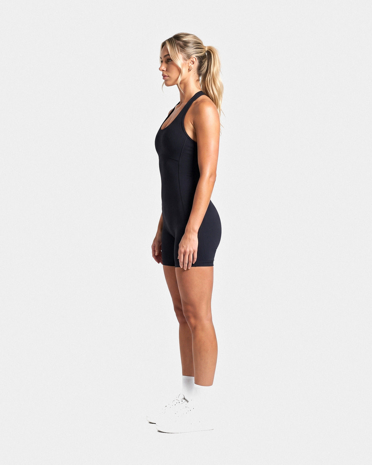 OMNÉA All in One in OMNÉA Black – Seitenansicht
