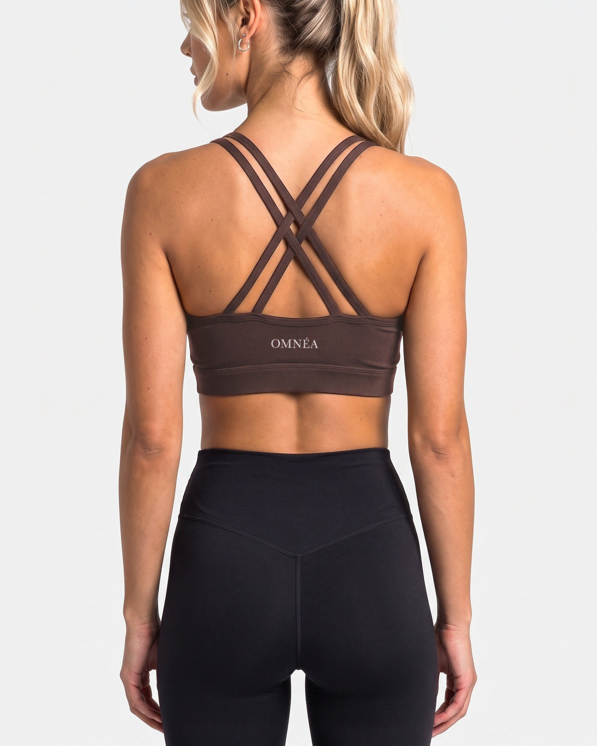 OMNÉA Cross Back Sports Bra in OMNÉA Mocha – Rückansicht
