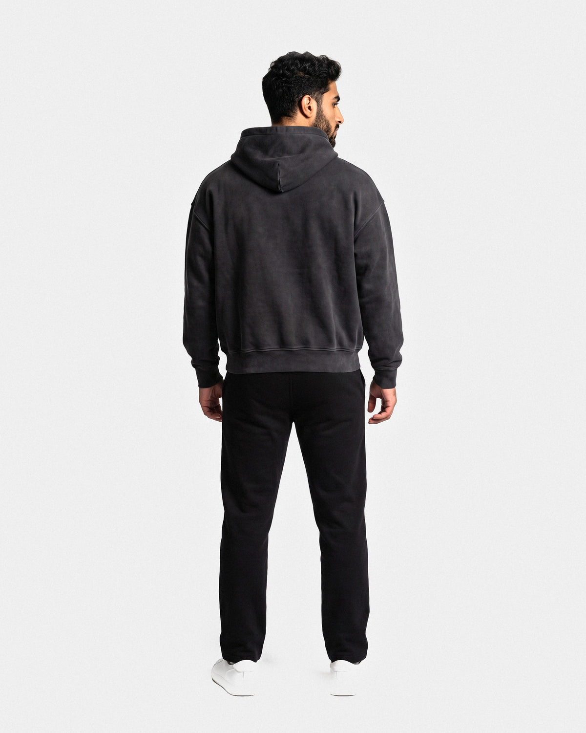 OMNÉA Autumn Emblem Hoodie in Washed Black – Rückansicht