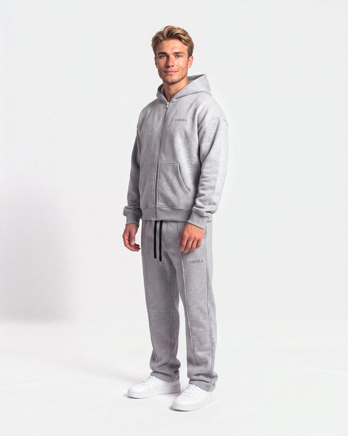 OMNÉA Everyday Zip Hoodie in OMNÉA Heather Grey – Dreiviertelansicht