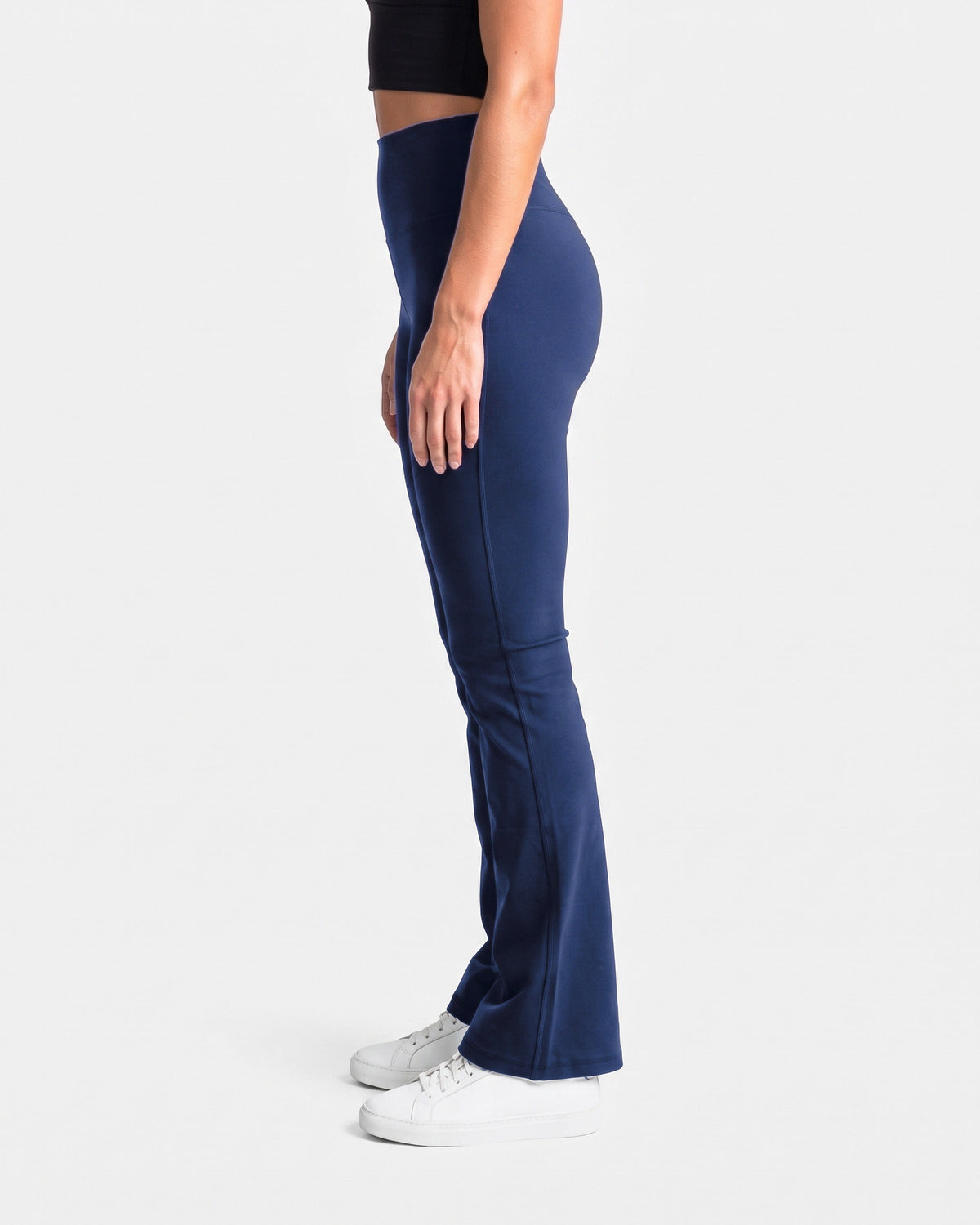 OMNÉA Eclipse High-Waist Leggings in OMNÉA Blue – Seitenansicht