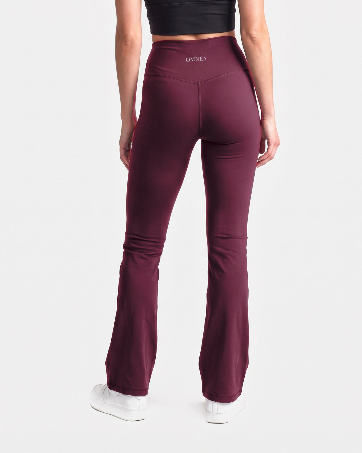 OMNÉA Eclipse High-Waist Leggings in OMNÉA Burgundy – Rückansicht