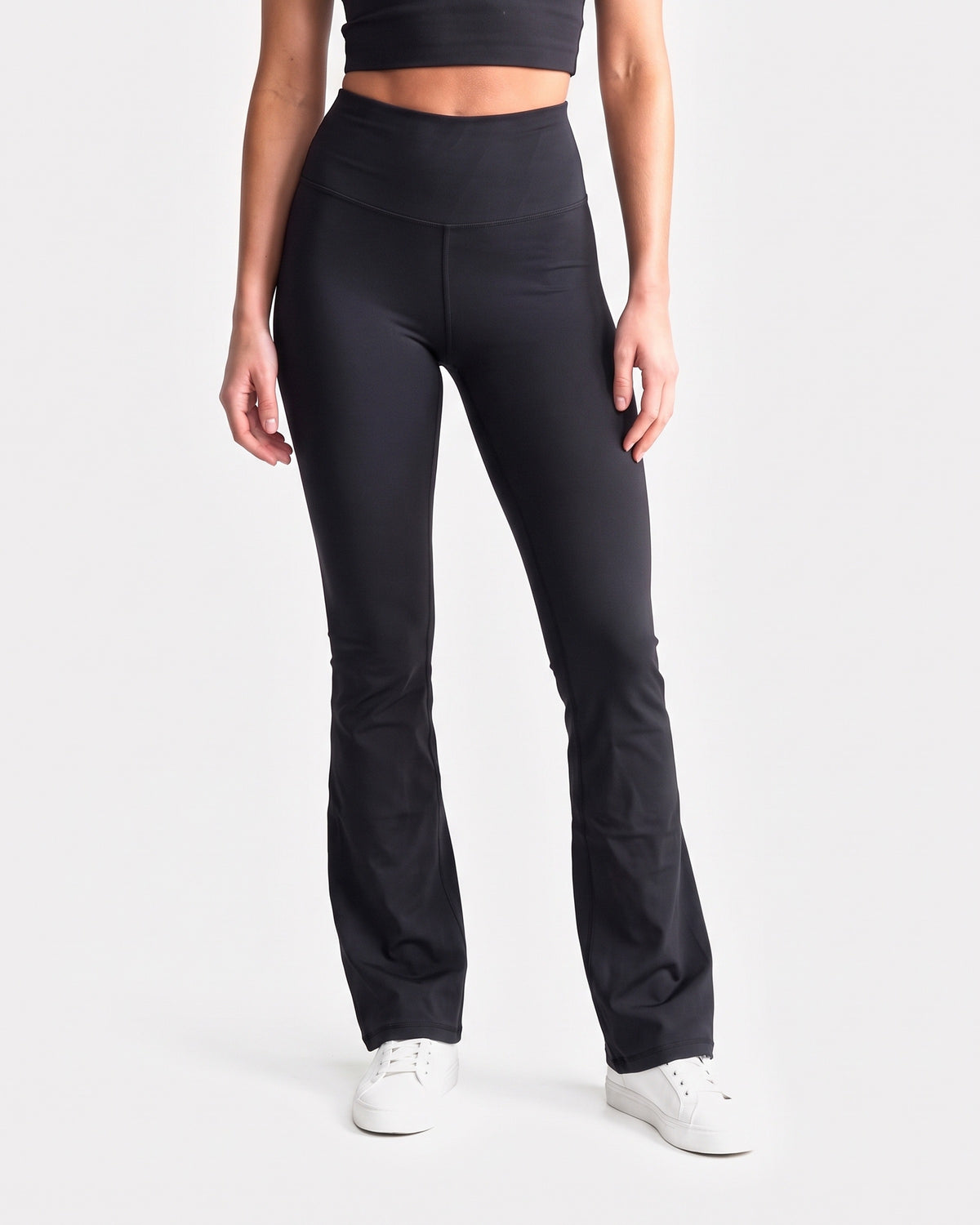 OMNÉA Eclipse High-Waist Leggings in OMNÉA Black – Vorderansicht