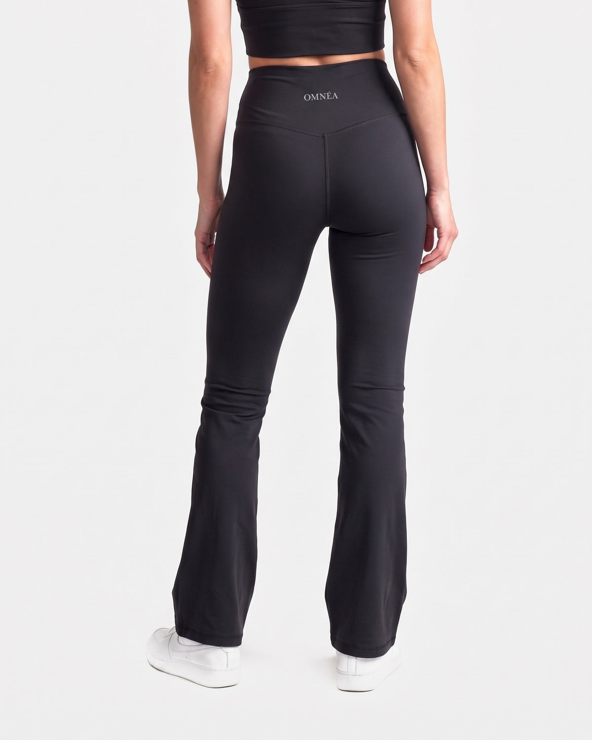 OMNÉA Eclipse High-Waist Leggings in OMNÉA Black – Rückansicht