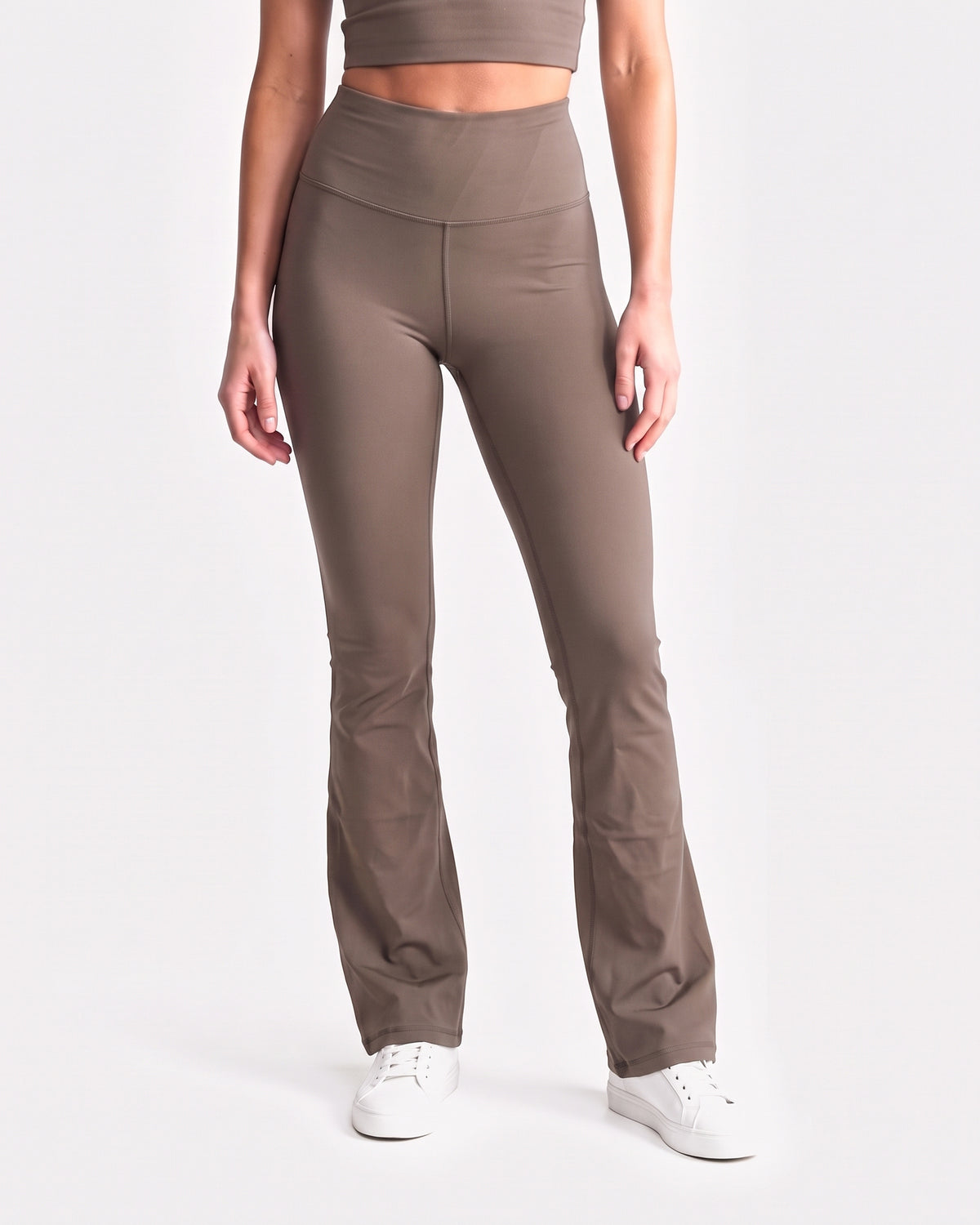 OMNÉA Eclipse High-Waist Leggings in OMNÉA Taupe – Vorderansicht