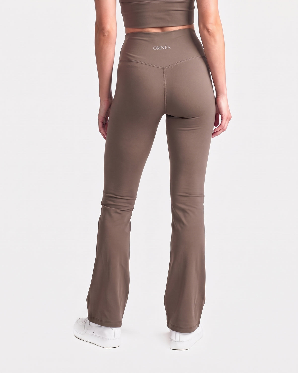 OMNÉA Eclipse High-Waist Leggings in OMNÉA Taupe – Rückansicht