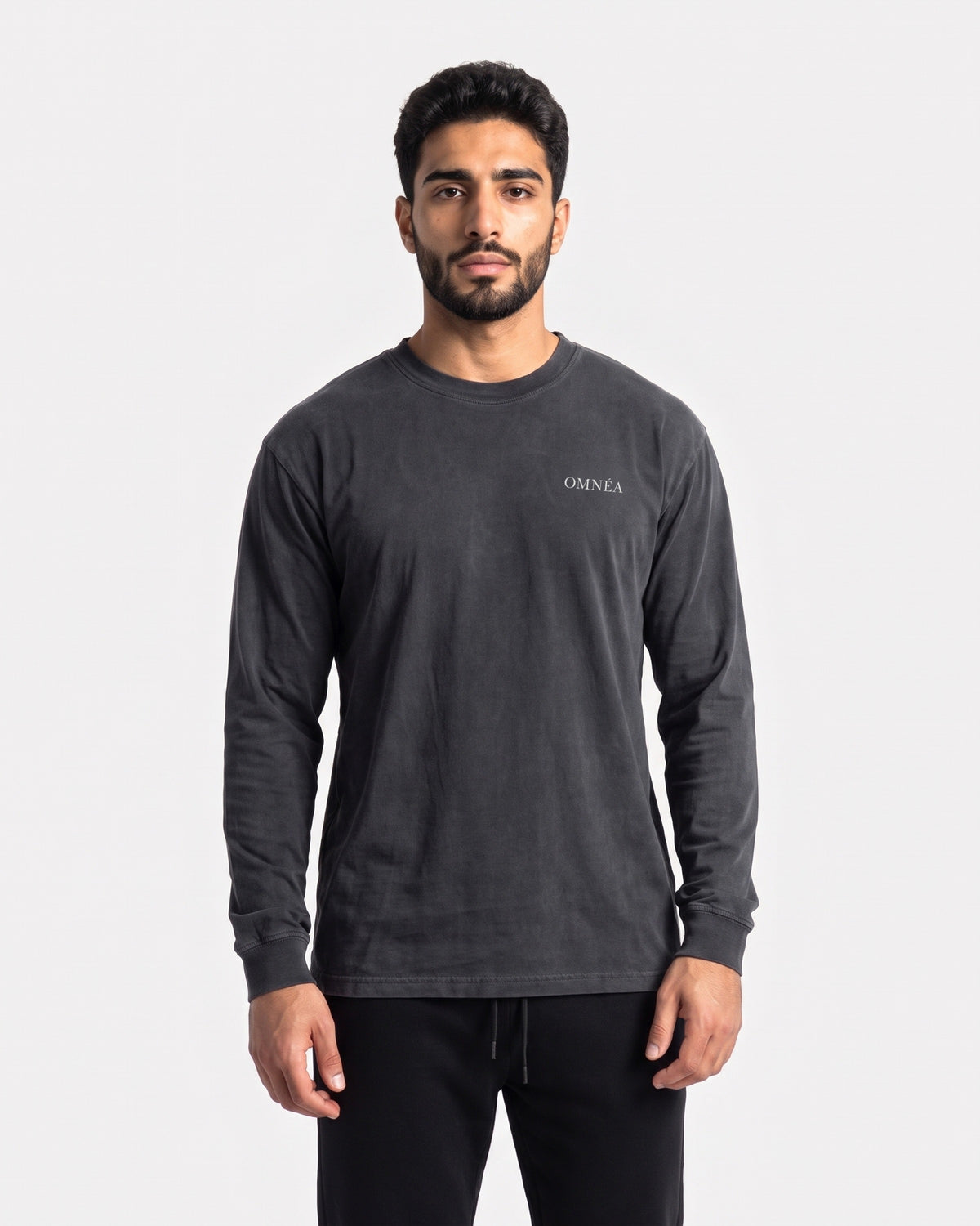 OMNÉA Hybrid Washed Long Sleeve in OMNÉA Washed Black – Vorderansicht