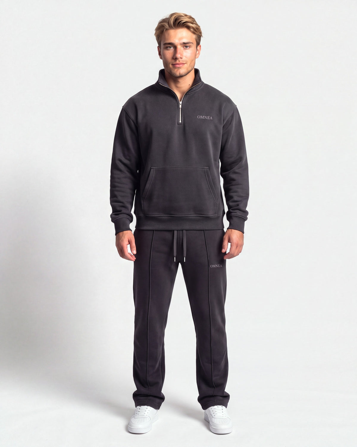 OMNÉA Everyday Half-Zip Sweat in OMNÉA Washed Black – Vorderansicht