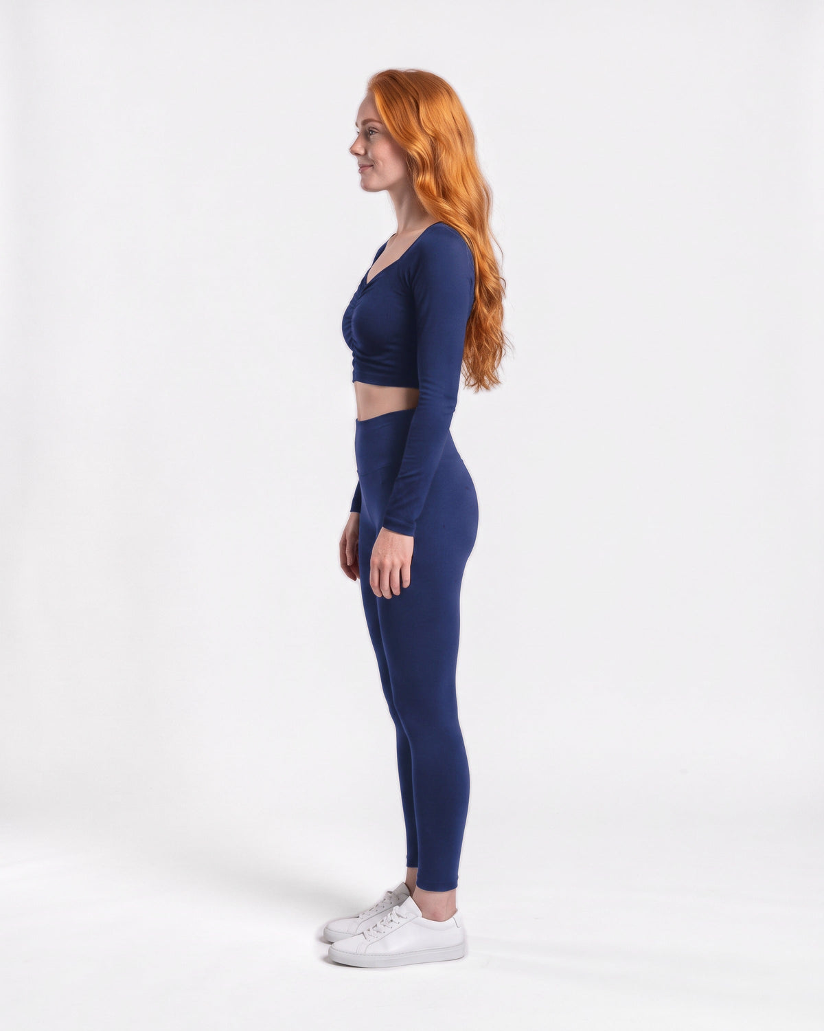 OMNÉA Ruched Sweetheart Long Sleeve in OMNÉA Blue – Seitenansicht