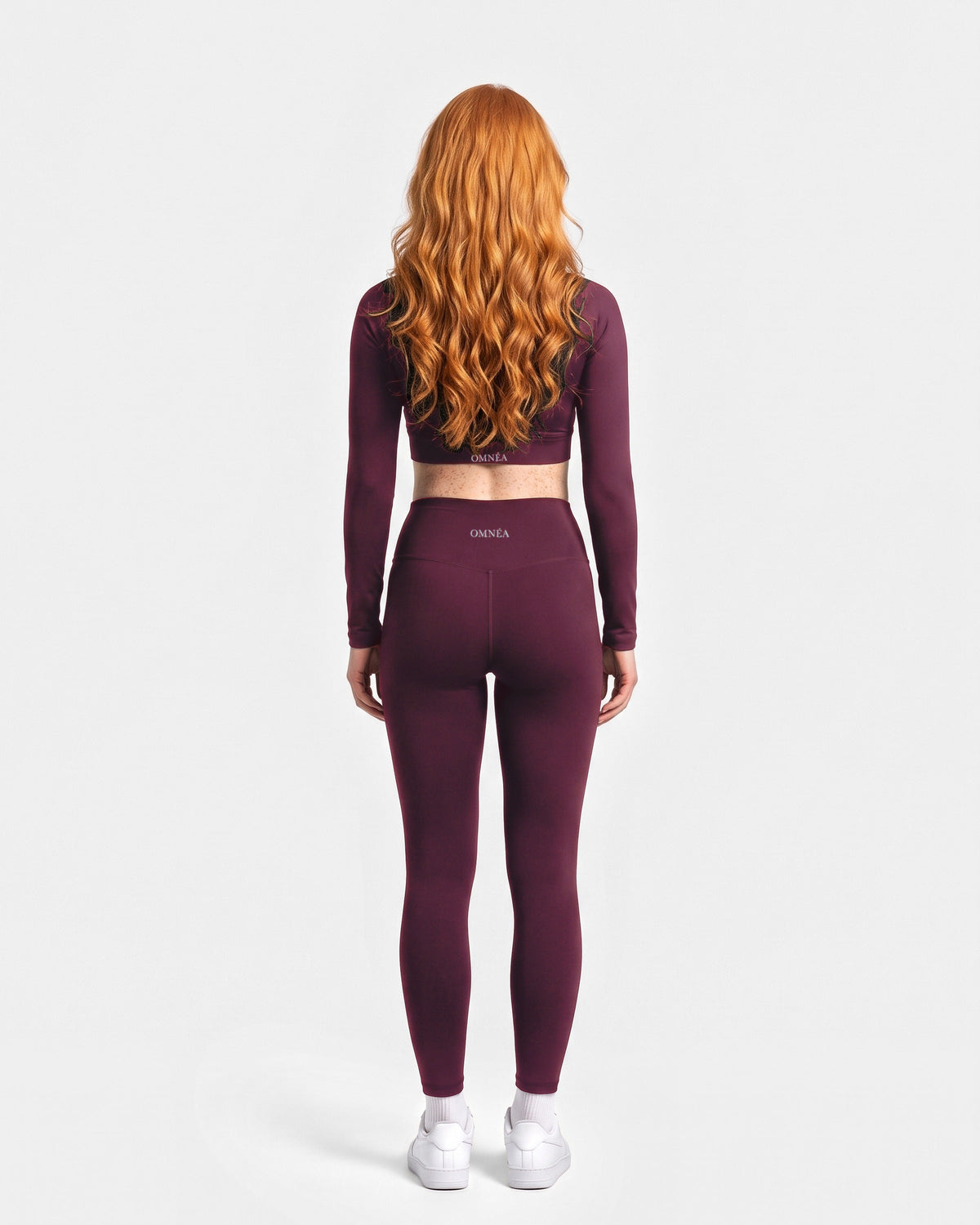 OMNÉA Ruched Sweetheart Long Sleeve in OMNÉA Burgundy – Rückansicht