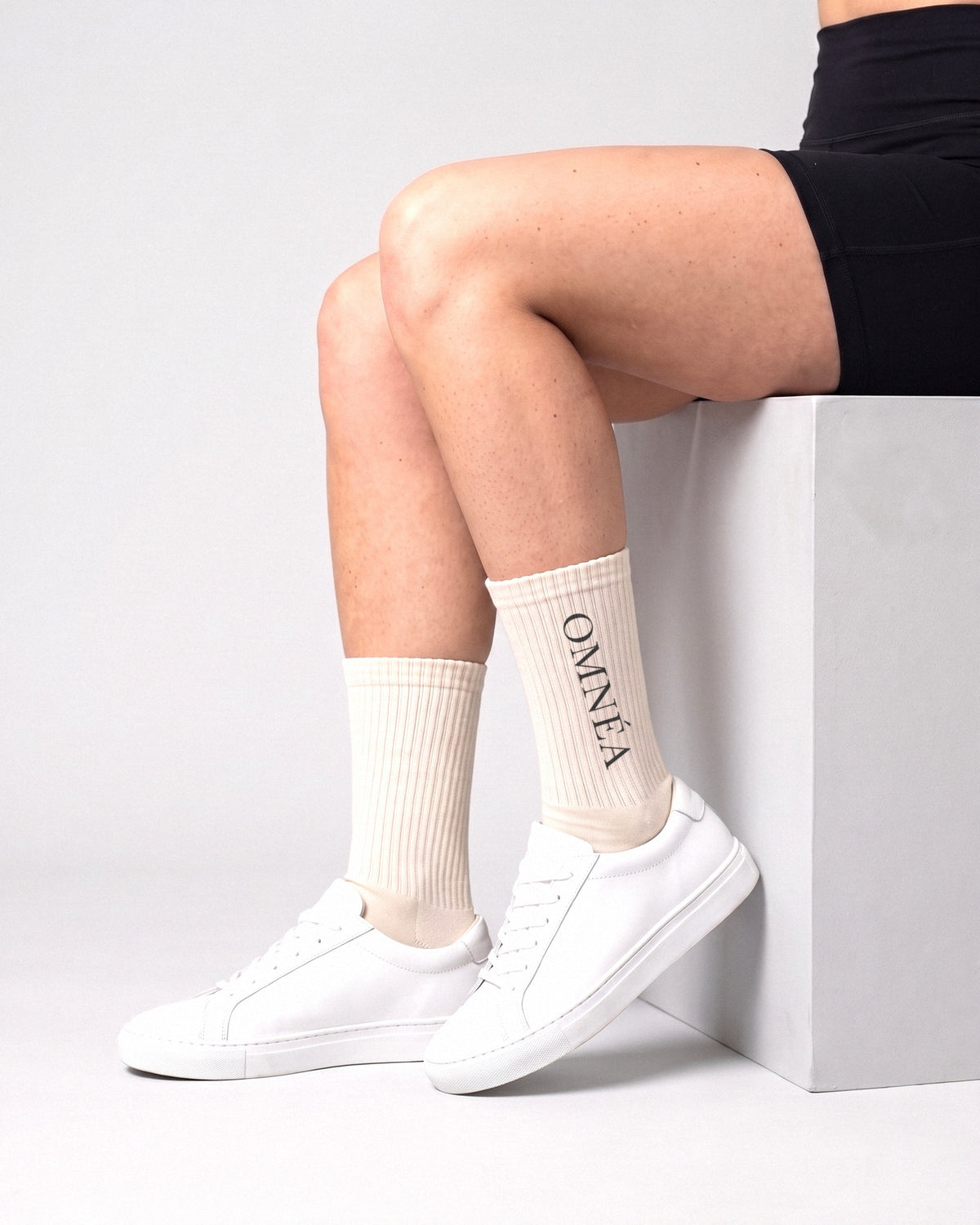 OMNÉA Élite Socks in Ivory – getragen