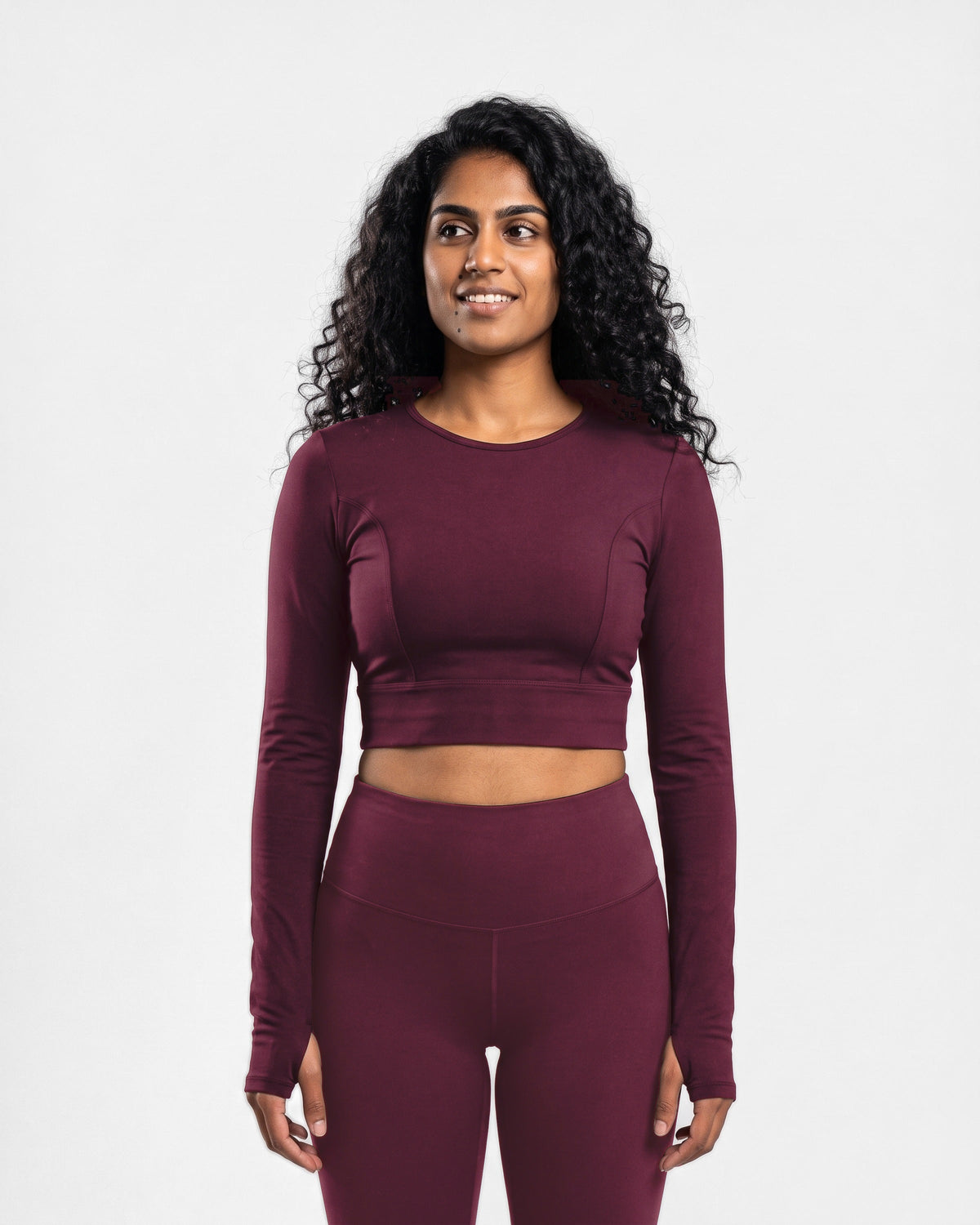 OMNÉA Sculpt Long Sleeve V-Back in OMNÉA Burgundy – Vorderansicht