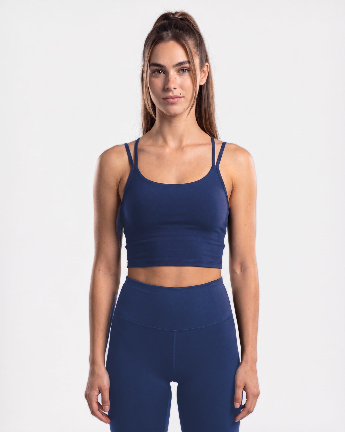 OMNÉA Strappy Crop Top in OMNÉA Blue – Vorderansicht