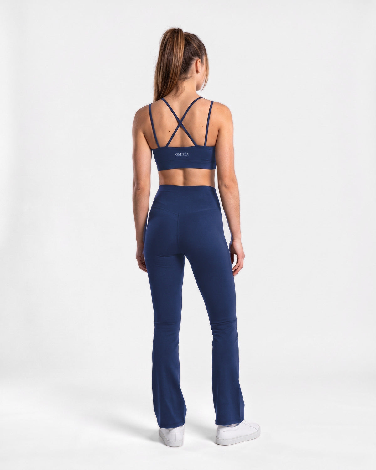 OMNÉA Strappy Crop Top in OMNÉA Blue – Rückansicht