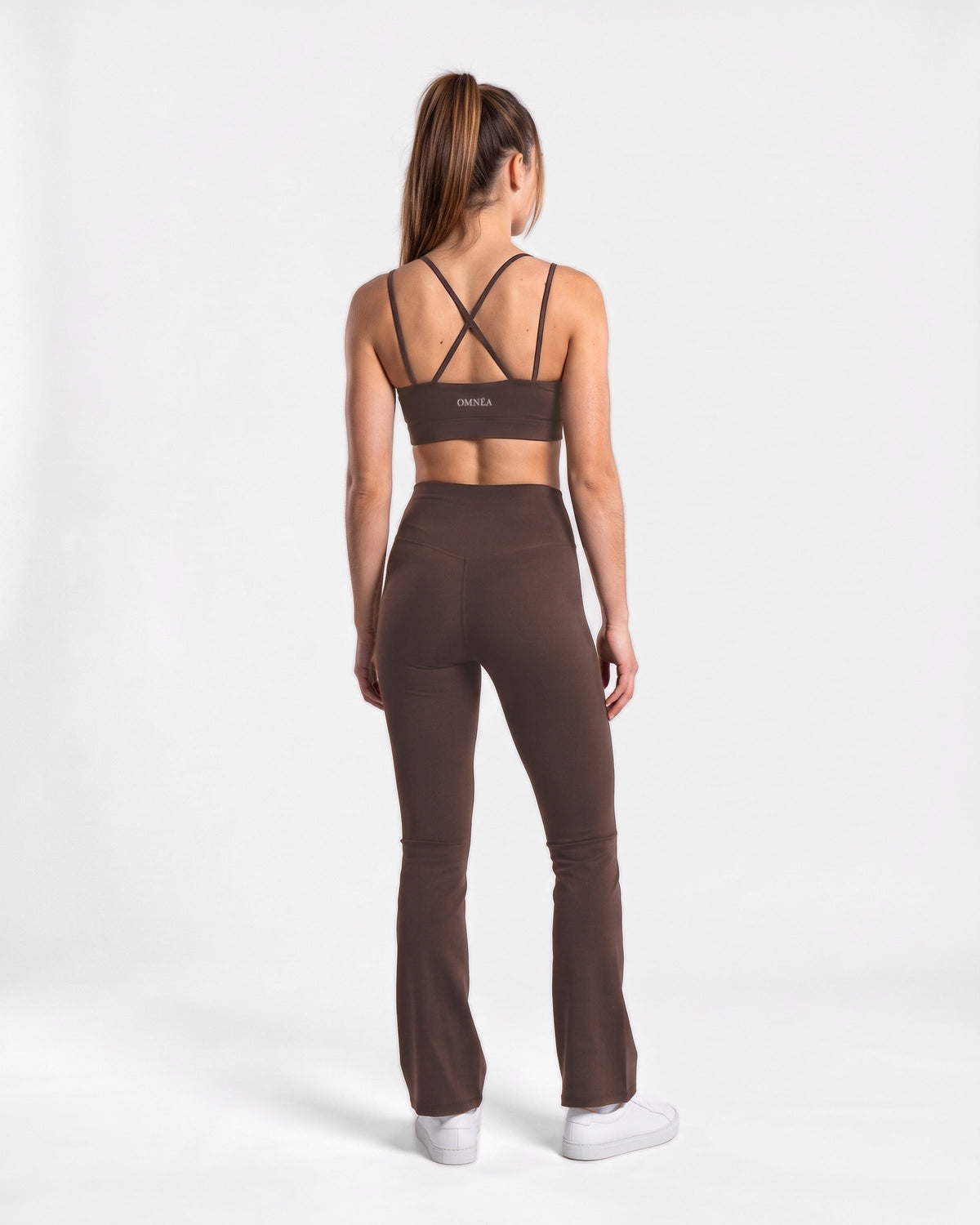 OMNÉA Strappy Crop Top in OMNÉA Mocha – Rückansicht