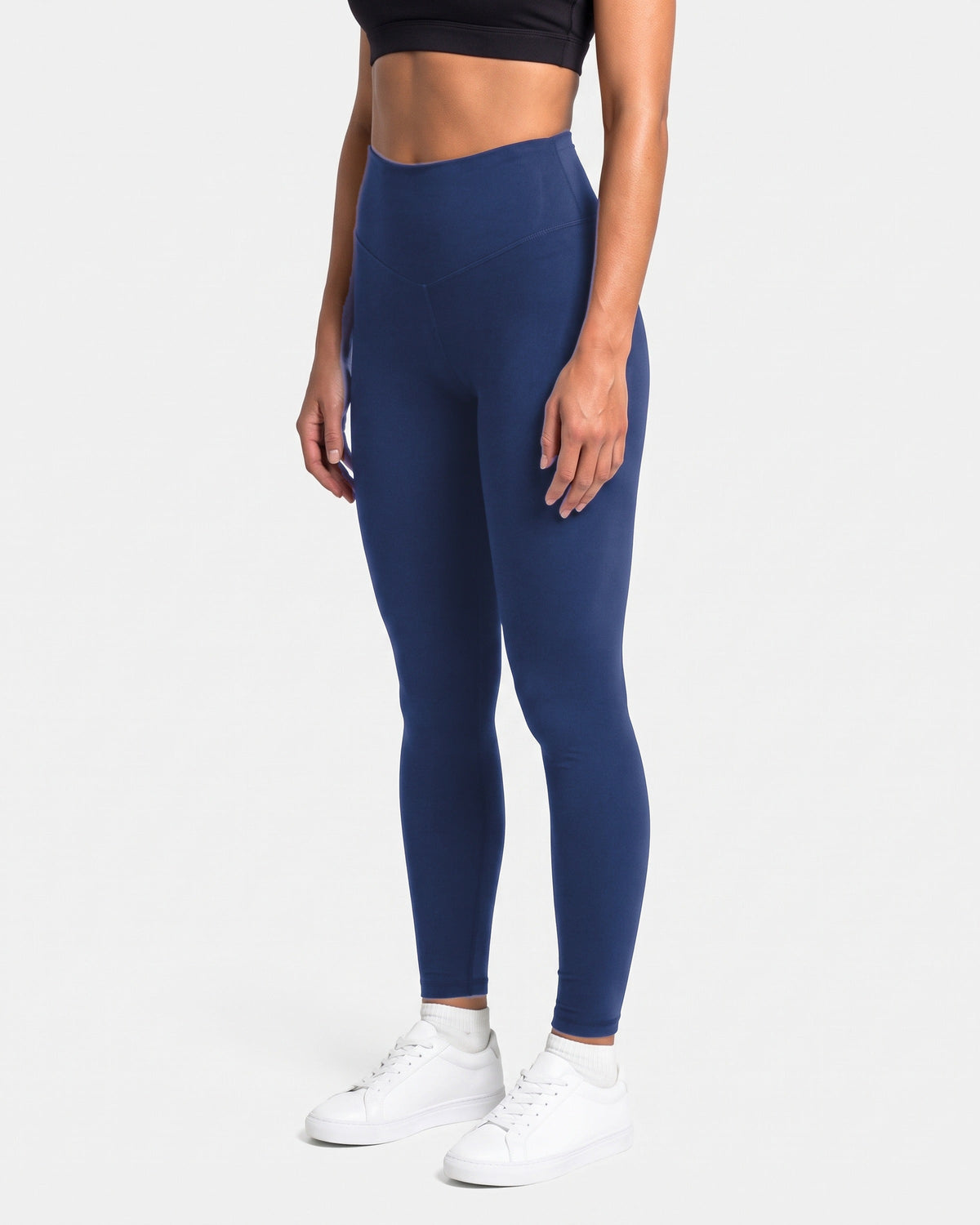 OMNÉA V-Shape High Waist Leggings in OMNÉA Blue – Dreiviertelansicht