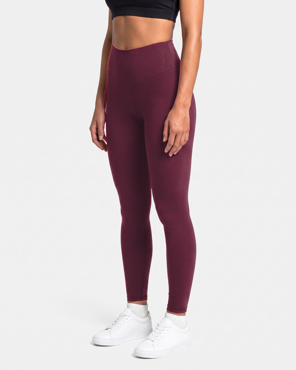 OMNÉA V-Shape High Waist Leggings in OMNÉA Burgundy – Dreiviertelansicht