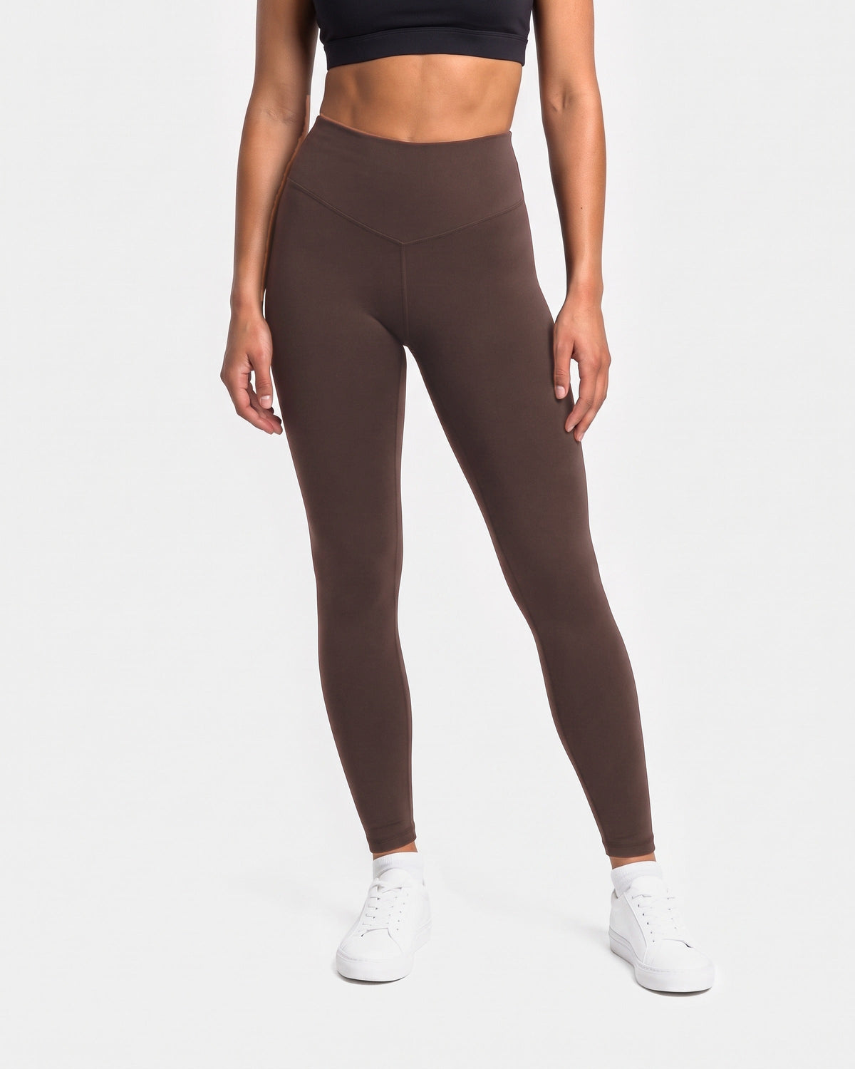 OMNÉA V-Shape High Waist Leggings in OMNÉA Mocha – Vorderansicht