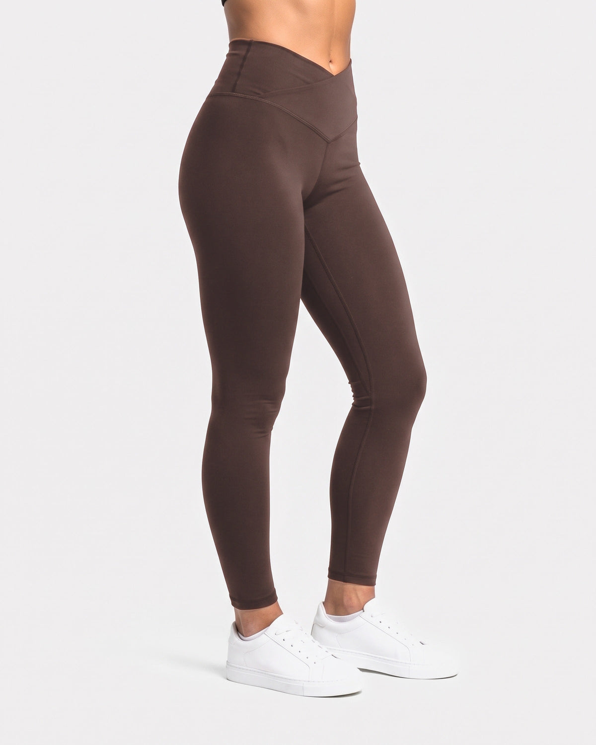 OMNÉA V-Shape High Waist Leggings in OMNÉA Mocha – Seitenansicht